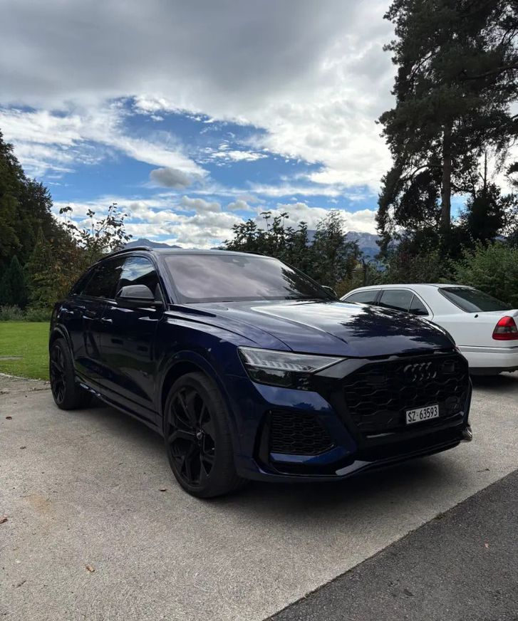 Audi RS Q8 4.0 V8 TFSI quattro - Luxus & Leistung Audi Audi RS Q8 4.0 V8 TFSI quattro T-Tronic