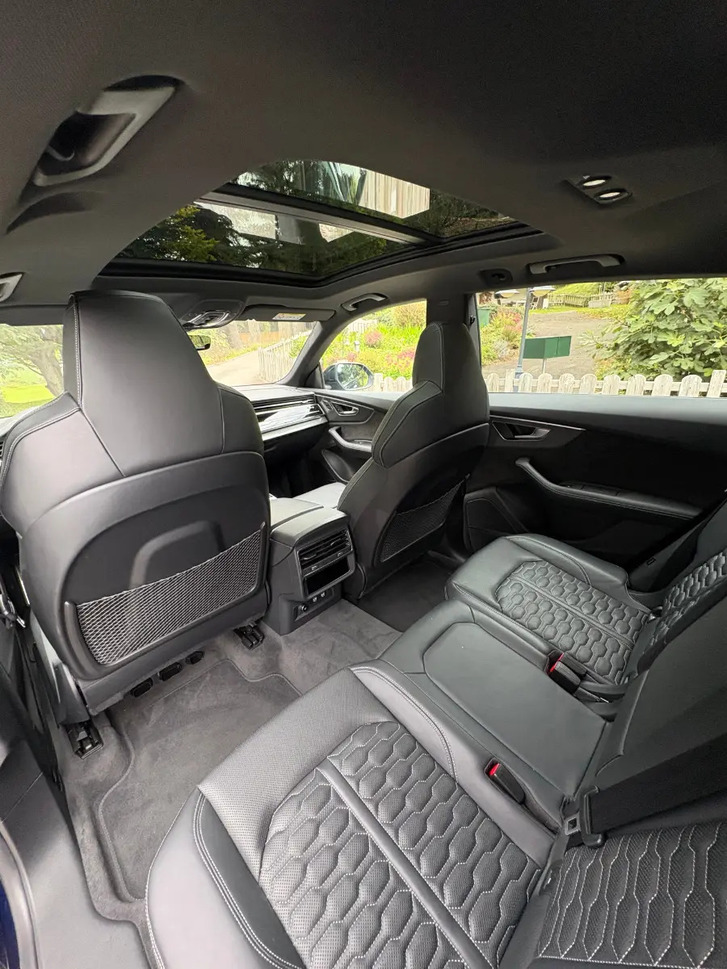 Audi RS Q8 4.0 V8 TFSI quattro - Luxus & Leistung Audi Audi RS Q8 4.0 V8 TFSI quattro T-Tronic