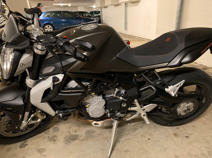Motorrad MV Agusta 675 zu verkaufen - Top Zustand MV AGUSTA MV AGUSTA 675