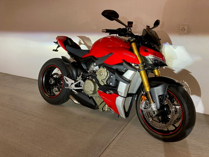 DUCATI Streetfighter V4 S - Perfektion auf zwei Rädern DUCATI DUCATI Streetfighter V4 S