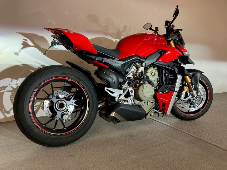 DUCATI Streetfighter V4 S - Perfektion auf zwei Rädern DUCATI DUCATI Streetfighter V4 S