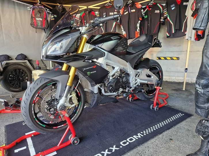 APRILIA Tuono 1000 V4 R APRC ABS