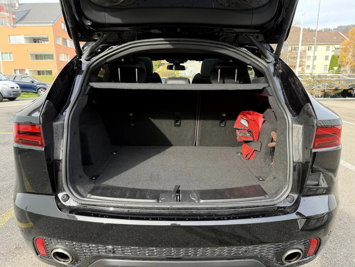 Jaguar E-Pace 2.0 D 150 R-Dynamic AWD