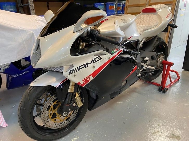 MV Agusta F4 1000 R 312 Mono - Luxus auf zwei Rädern MV AGUSTA MV AGUSTA F4 1000 R 312 Mono 1+1