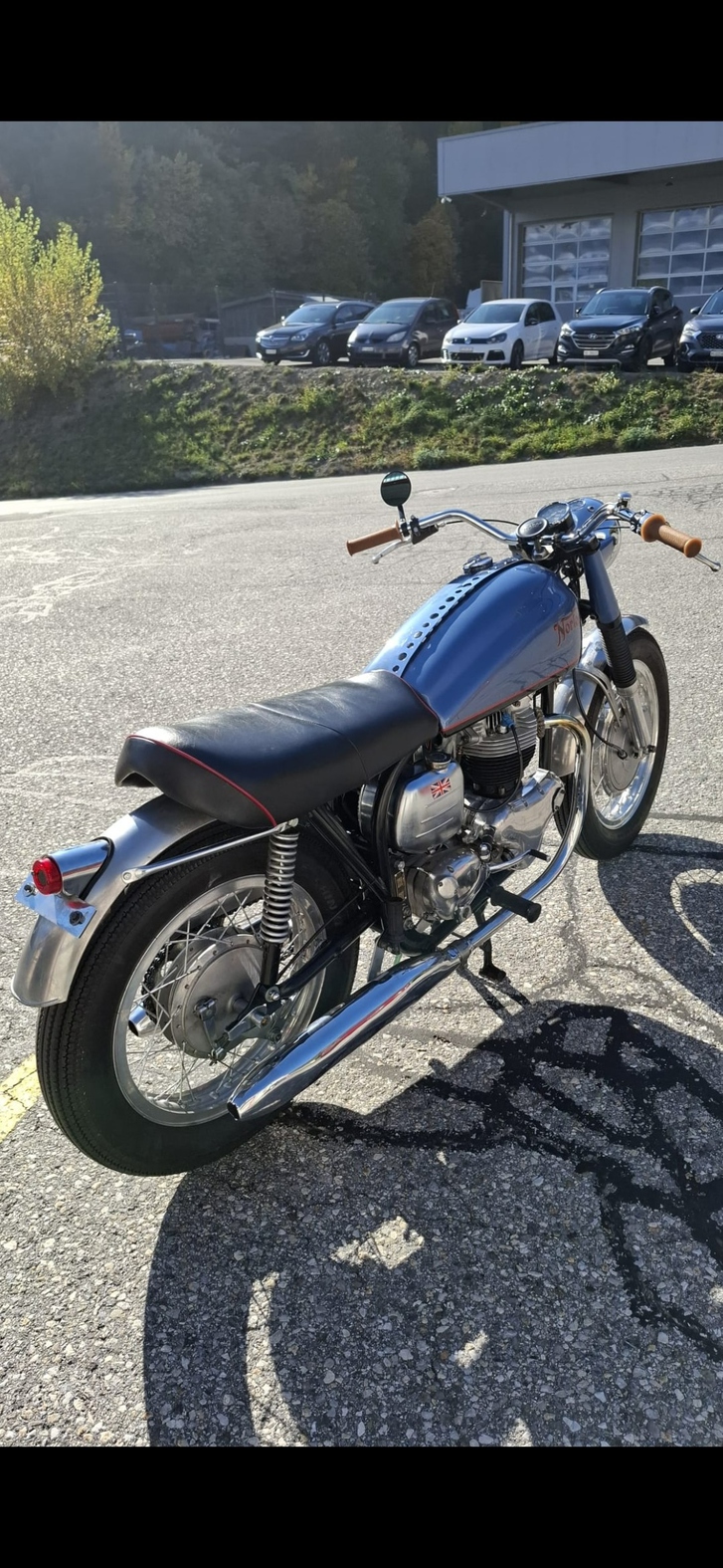 NORTON Model 99 Dominator