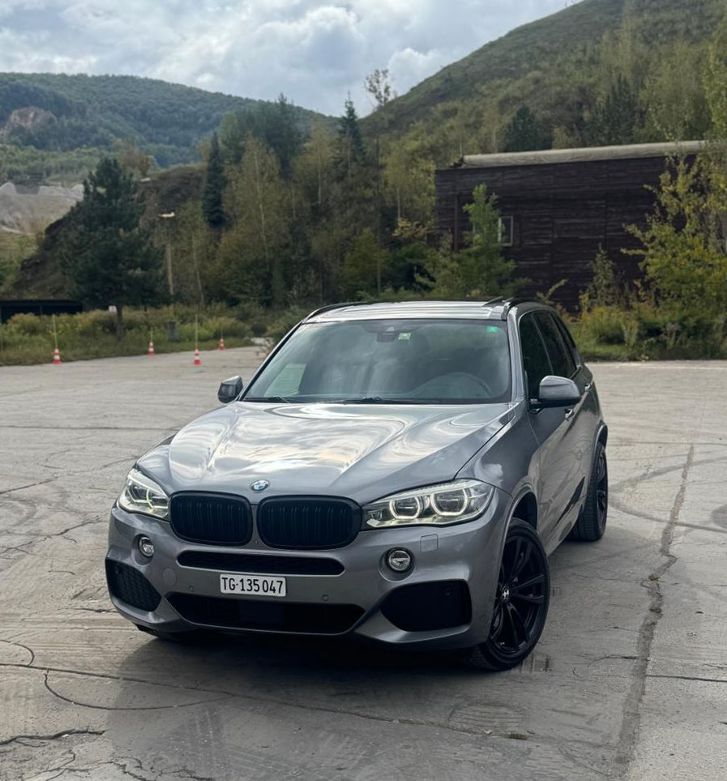 Luxuriöser BMW X5 F15 40d xDrive ab CHF BMW BMW X5 F15 40d xDrive SAG