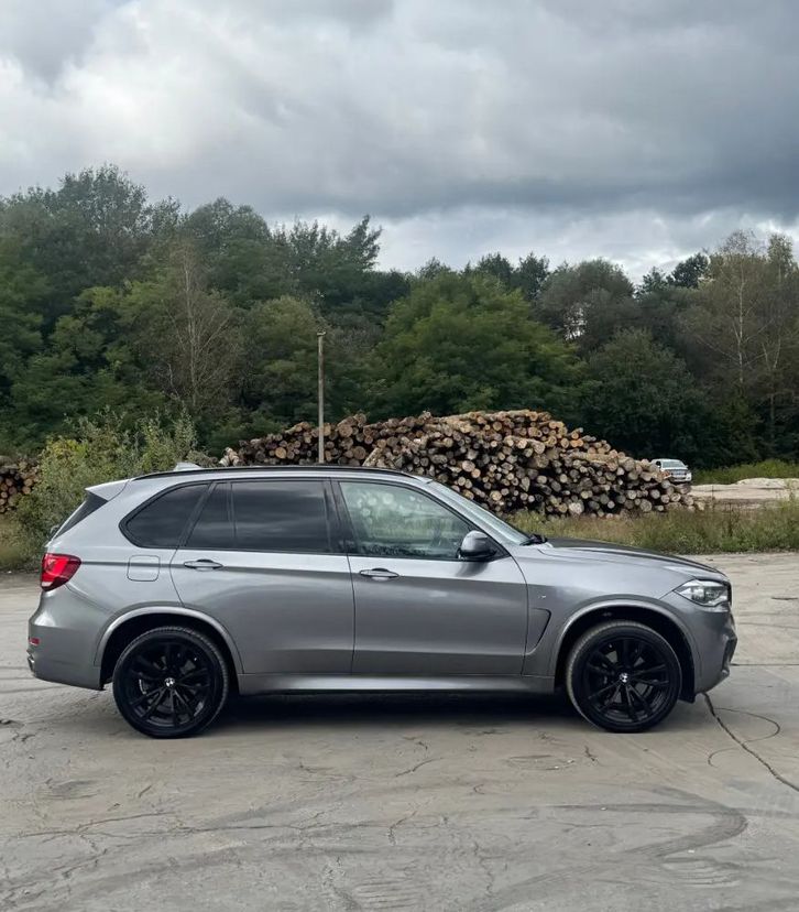 Luxuriöser BMW X5 F15 40d xDrive ab CHF BMW BMW X5 F15 40d xDrive SAG