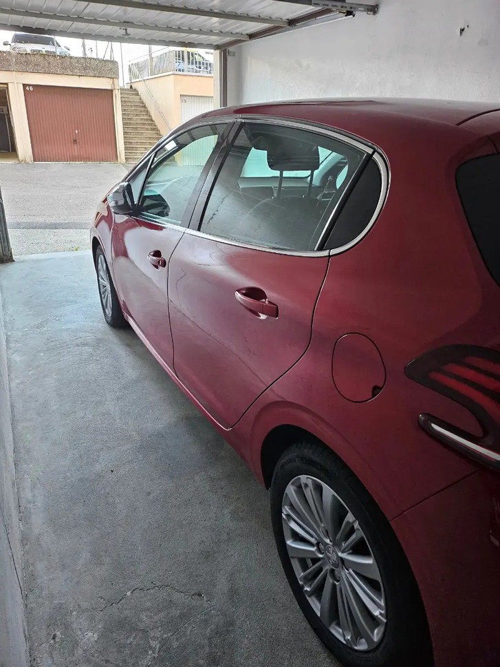 Peugeot 208 1.2 PureTech Allure S/S Occasion Peugeot Peugeot 208 1.2 PureTech Allure S/S