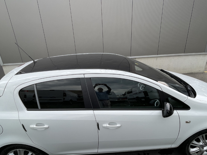 Opel Corsa 1.4i 16V TP Color Ed.