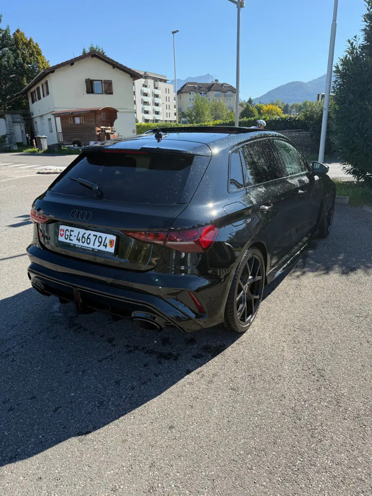 Audi RS3 Limousine 2.5 TFSI quattro S-Tronic