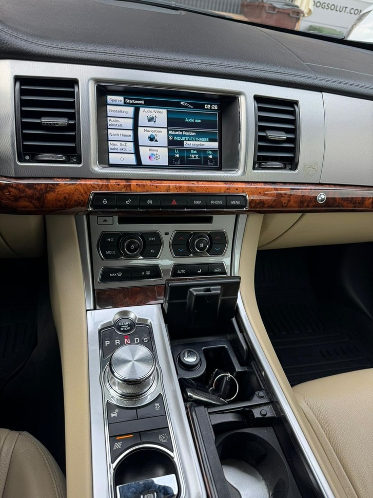 Jaguar XF 3.0 V6 S/C AWD - Perfekter Zustand, Neu MFK Jaguar Jaguar XF 3.0 V6 S/C AWD