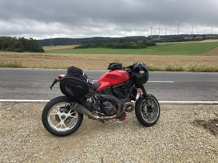 Ducati Monster 1200 R - Top Zustand, ab MFK DUCATI DUCATI Monster 1200 R