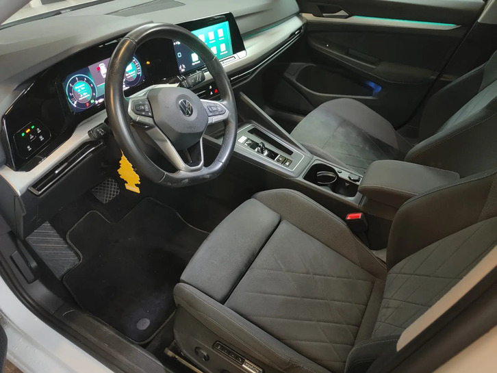 VW Golf VIII Variant 2.0 TDI Life DSG 4motion