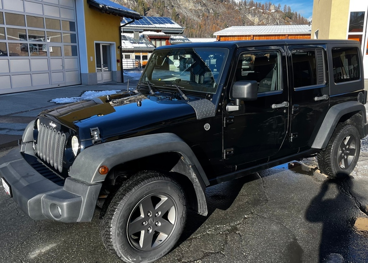 Jeep Wrangler 3.8 V6 Sahara Unlimited