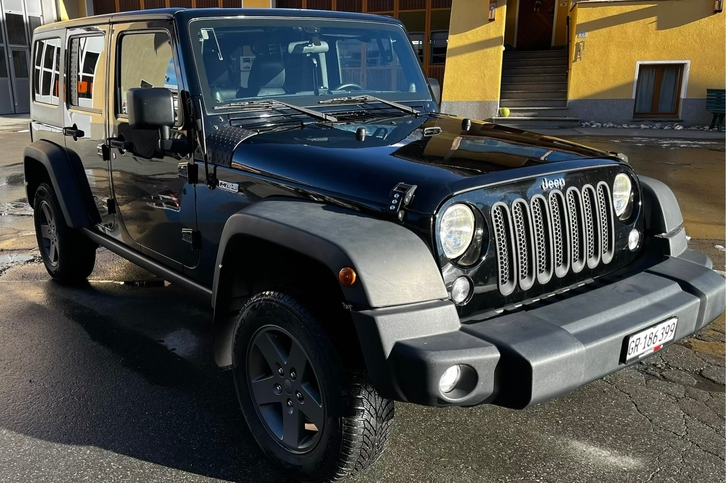 Jeep Wrangler 3.8 V6 Sahara Unlimited
