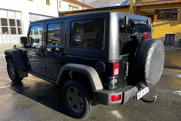 Jeep Wrangler 3.8 V6 Sahara Unlimited