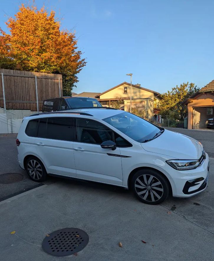 VW Touran 1.8 TSI Sport DSG â Top Ausstattung VW VW Touran 1.8 TSI Sport DSG