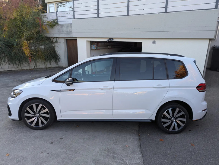 VW Touran 1.8 TSI Sport DSG â Top Ausstattung VW VW Touran 1.8 TSI Sport DSG