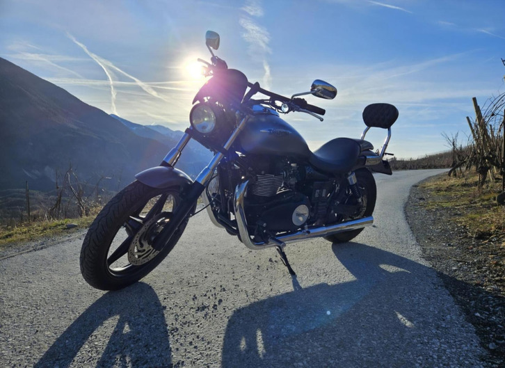 TRIUMPH Speedmaster 900 i