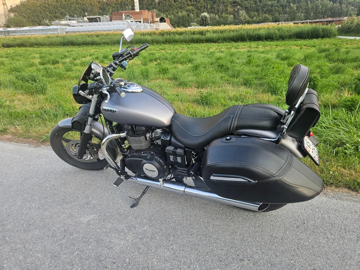 Triumph Speedmaster 865, Baujahr 2016, 35000 km TRIUMPH TRIUMPH Speedmaster 900 i