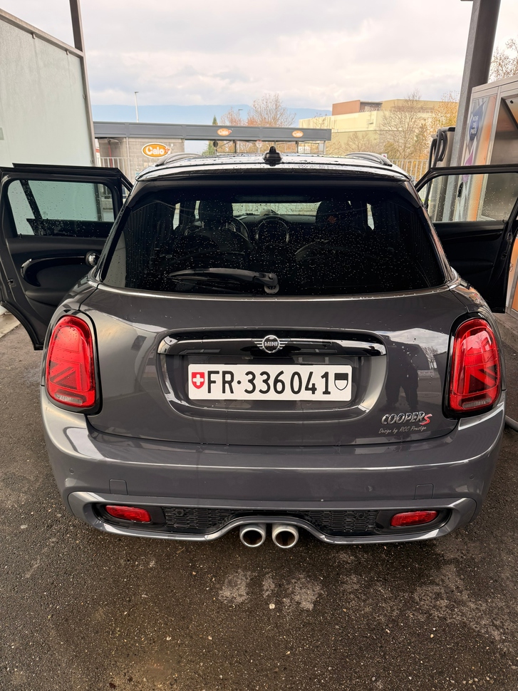 Mini Cooper S F55 2.0i - Top Ausstattung & Komfort Mini Mini Mini F55 2.0i Cooper S SDKG