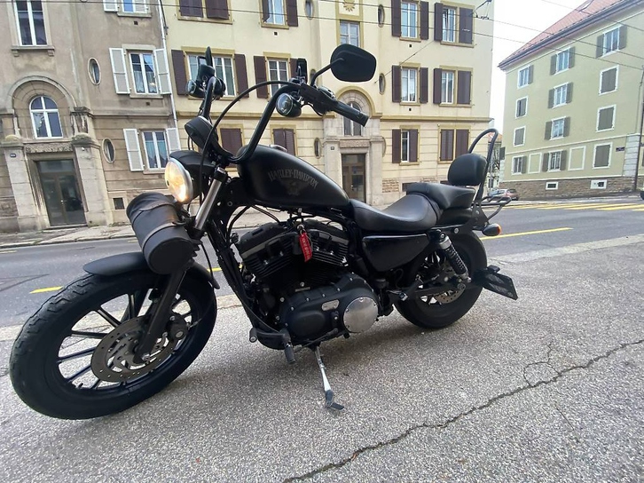 HARLEY-DAVIDSON XL 883 N Sportster Iron