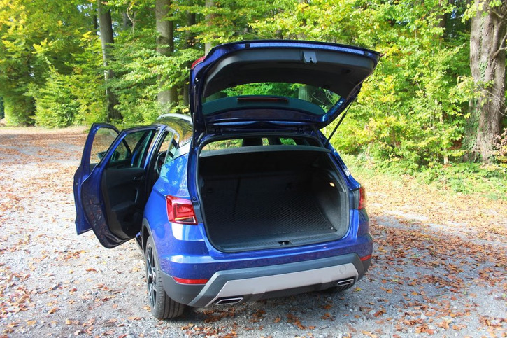 SEAT Arona 1.0 TGI Swiss FR