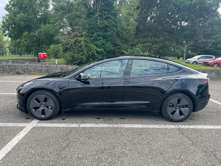 Tesla Model 3 Long Range D