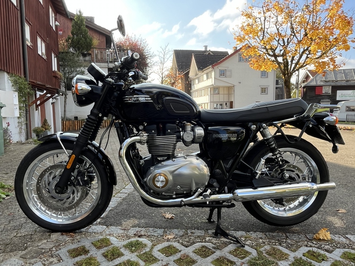TRIUMPH Bonneville T120