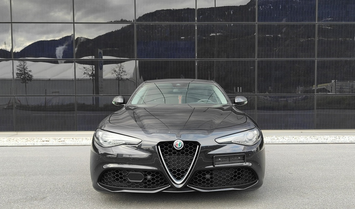 Alfa Romeo Giulia 2.2 D Q4 Veloce - Gebrauchtwagenangebot Alfa Romeo Alfa Romeo Giulia 2.2 D Q4 210 Veloce