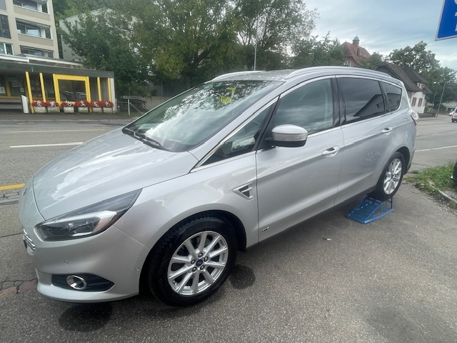 Ford S-Max 2.0 TDCi Titanium 180 4x4 in Top-Zustand Ford Ford S-Max 2.0 TDCi 180 Titanium FPS 4x4