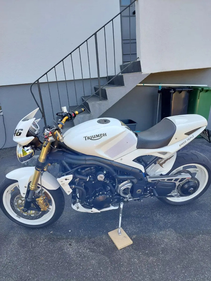 TRIUMPH Speed Triple 1050