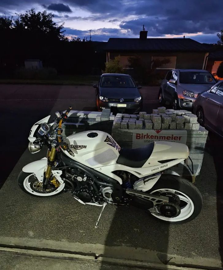 TRIUMPH Speed Triple 1050