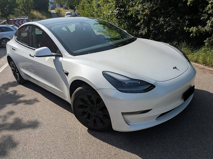 Tesla Model 3 Long Range D