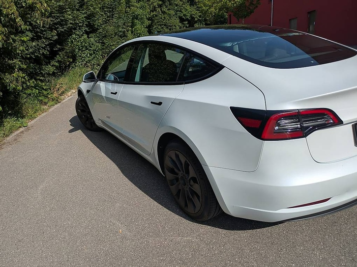 Tesla Model 3 Long Range D