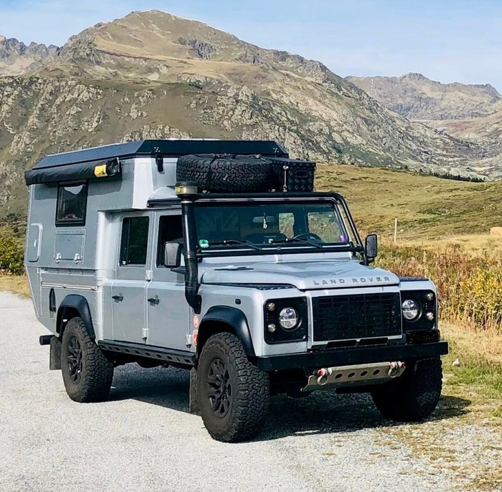 LAND ROVER Defender 130 TD4 mit Aufbau