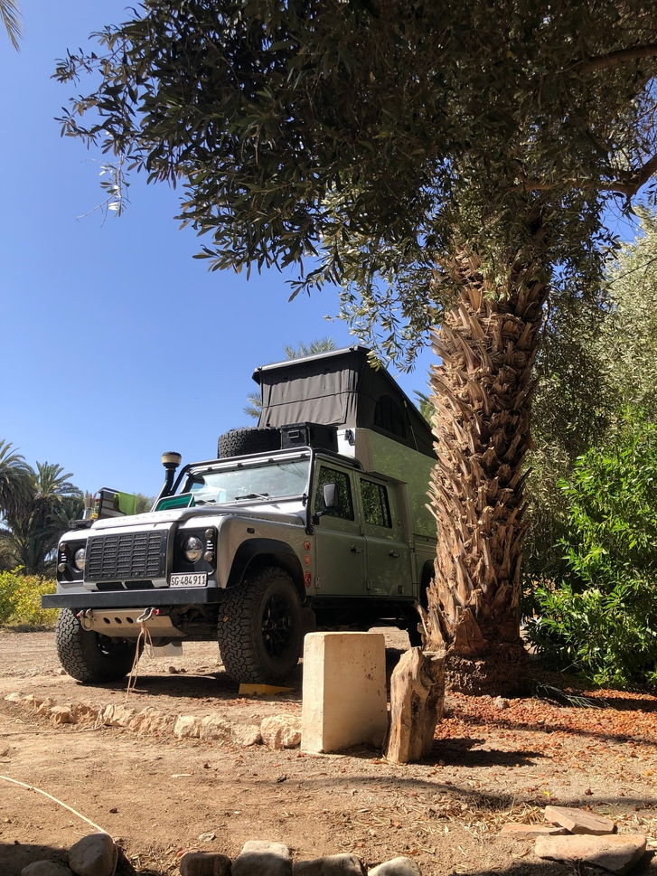 LAND ROVER Defender 130 TD4: Perfekt für Weltreisen! LAND ROVER LAND ROVER Defender 130 TD4 mit Aufbau