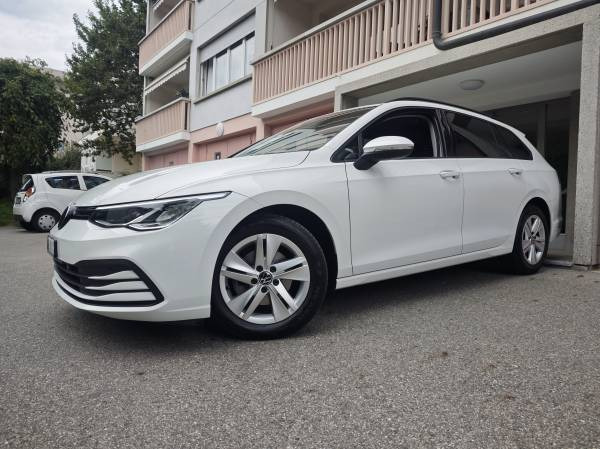 VW Golf VIII Variant 1.0 eTSI Life DSG