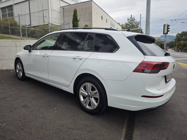 VW Golf VIII Variant 1.0 eTSI Life DSG