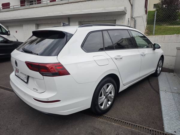 VW Golf VIII Variant 1.0 eTSI Life DSG