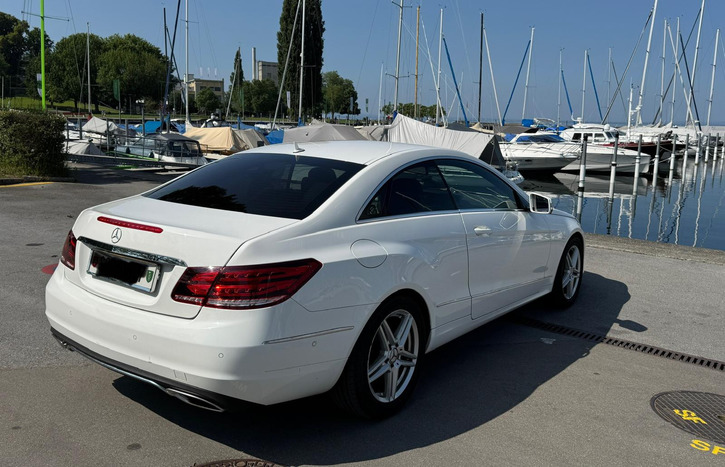 Mercedes-Benz E-Klasse C207 Coupé E 200
