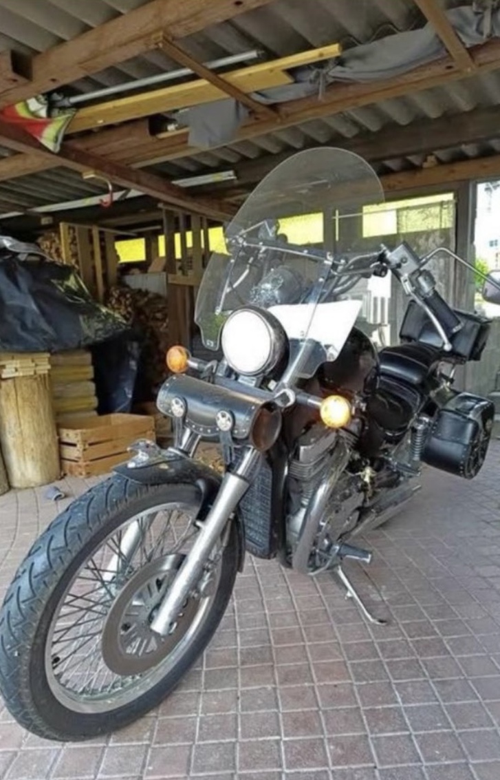 Suzuki VS 750 GLP Intruder