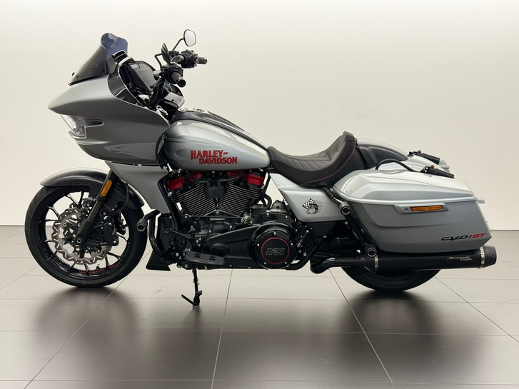 HARLEY-DAVIDSON FLTRXSTSE Road Glide 121 CVO