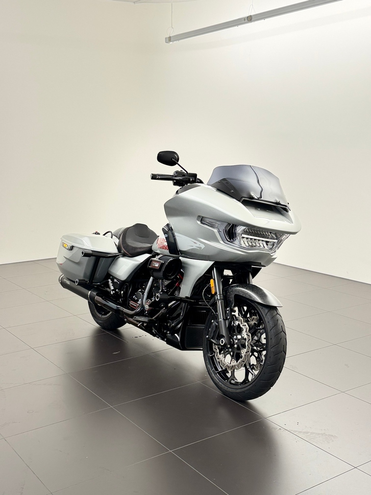 HARLEY-DAVIDSON FLTRXSTSE Road Glide 121 CVO