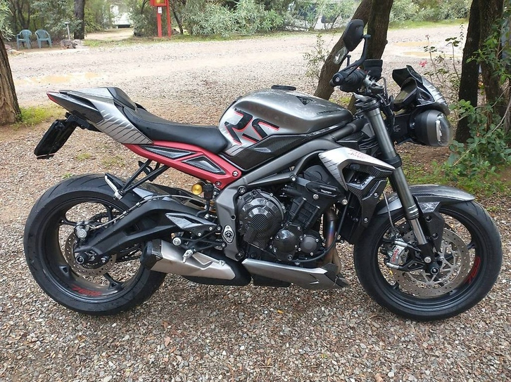 TRIUMPH Street Triple 765 RS carbon