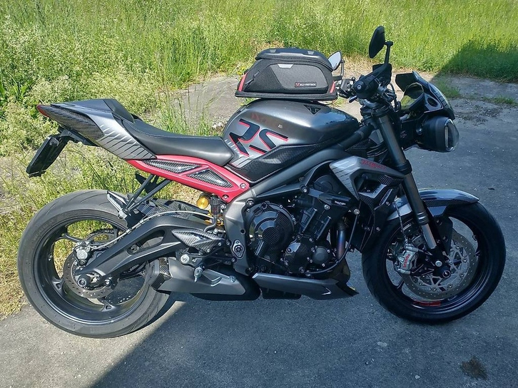 TRIUMPH Street Triple 765 RS carbon