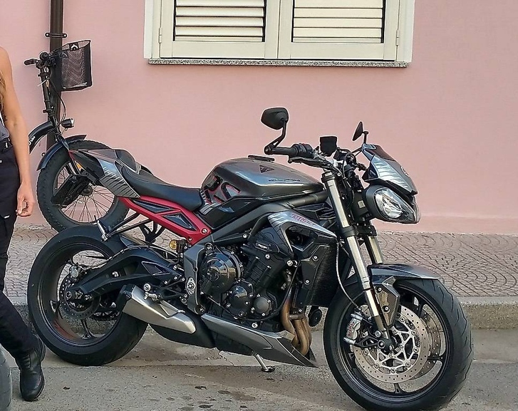 TRIUMPH Street Triple 765 RS carbon