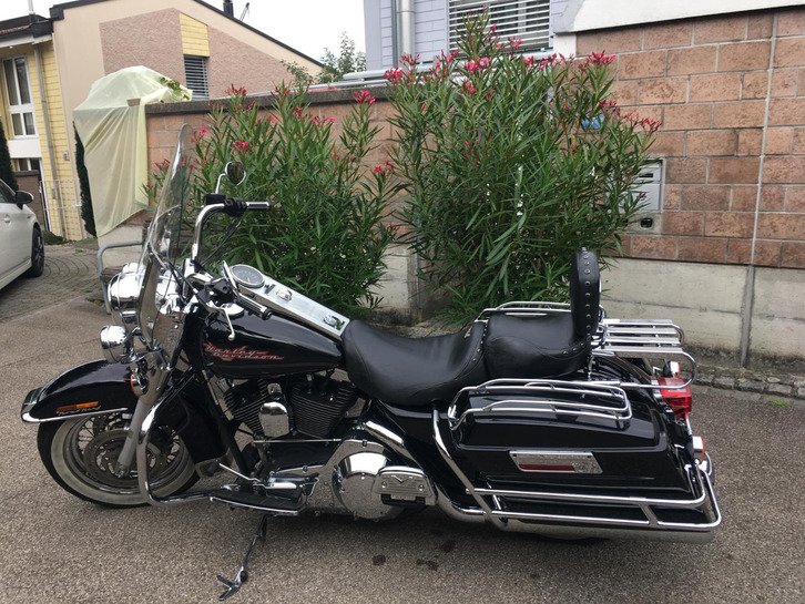 HARLEY-DAVIDSON FLHRI  Road King