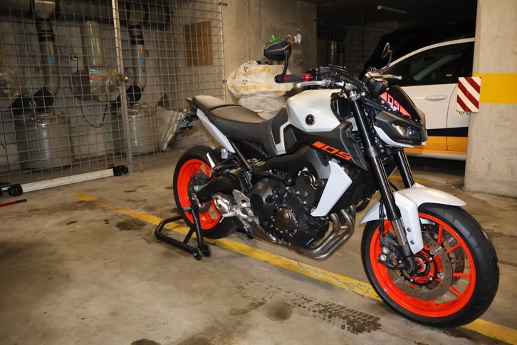 YAMAHA MT-09 ABS - Neuwertig, nur Garagenparkplatz YAMAHA YAMAHA MT-09 ABS