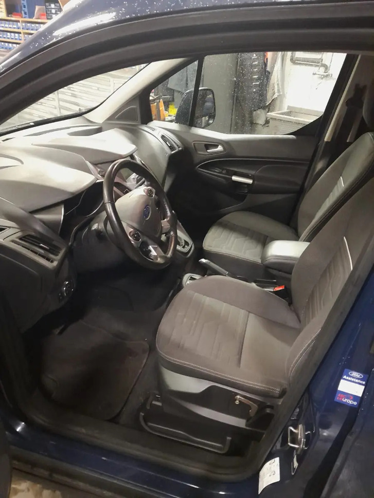 Ford Tourneo Grand Connect Titanium - Top Ausstattung Ford Ford Tourneo Grand Connect 1.5 TDCi 120 Titanium